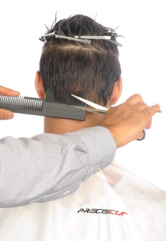 Corto nuca baja con peine Preciscut Large, sección 2 (triangular). Tecnica de corte tijera sobre peine Preciscut
