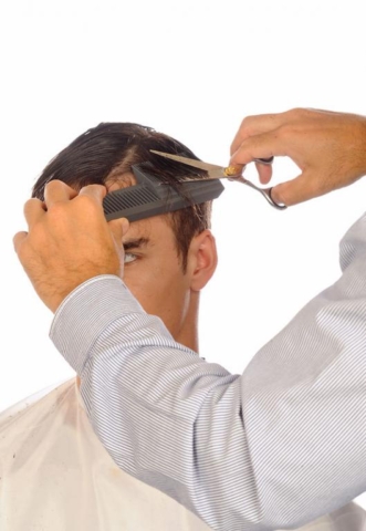 Corto extremos de Cúspide y nuca  alta Ahora con peine Preciscut  Extra Large, sección 3 (trapezoidal). Tecnica de corte tijera sobre peine Preciscut